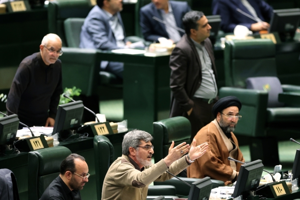 تذکر تند کوچک‌زاده به نحوه اداره مجلس  حاجی بابایی: تا ظهر هم داد بزنید عصبانی نمی‌شوم