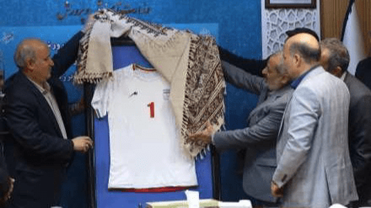 رونمایی از پیراهن تیم ملی فوتسال دانش‌آموزان