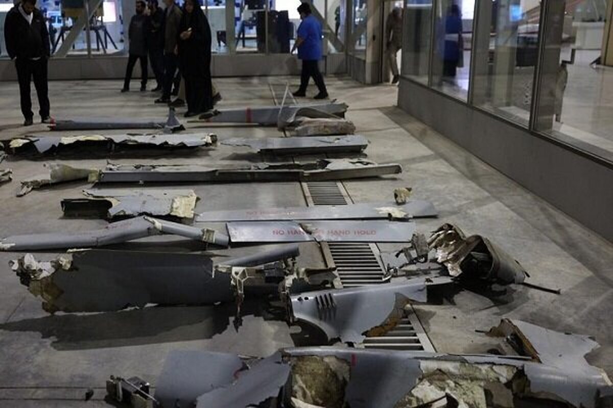 نمایش لاشه پهپاد‌های «هرون» و «هرمس» ارتش رژیم صهیونیستی