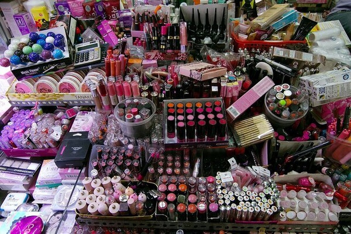کشف ۹۸۰ قلم لوازم آرایشی و بهداشتی قاچاق در تهران