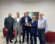 نشست قربانی با رئیس و دبیر کل فدراسیون جهانی تیراندازی