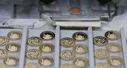 قیمت واقعی سکه امامی زیر ۱۰۰ میلیون تومان است/سیاست‌های کنونی بانک مرکزی به تورم دامن می زند