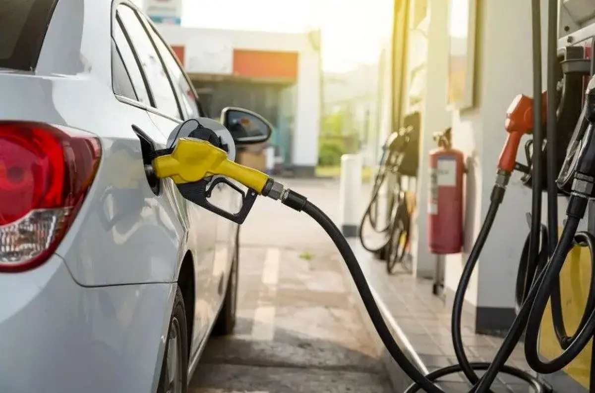 آغاز فرایند عرضه بنزین سوپر وارداتی از دوم آذر