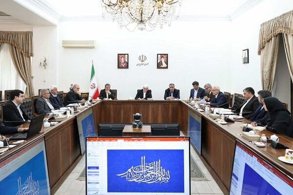 عارف: طرح ۲۰ هزار مگاوات نیروگاه‌های اتمی یک ضرورت انکارناپذیر است