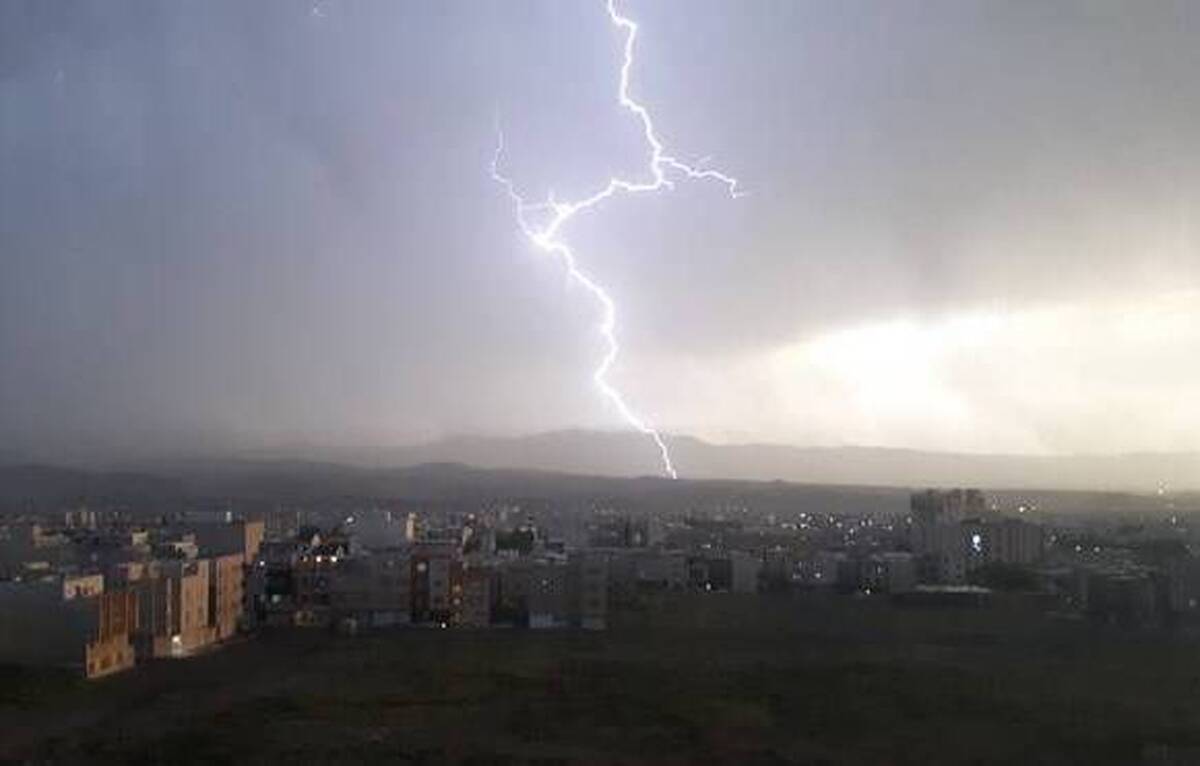 بارش باران و رعد و برق در راه تهران  تداوم آلودگی هوا در برخی نقاط