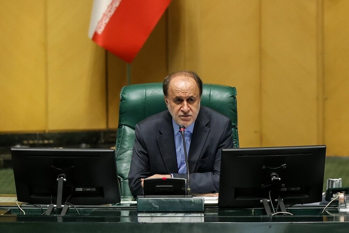 حاجی بابایی: دولت درمورد افزایش قیمت‌ها تدبیر کند