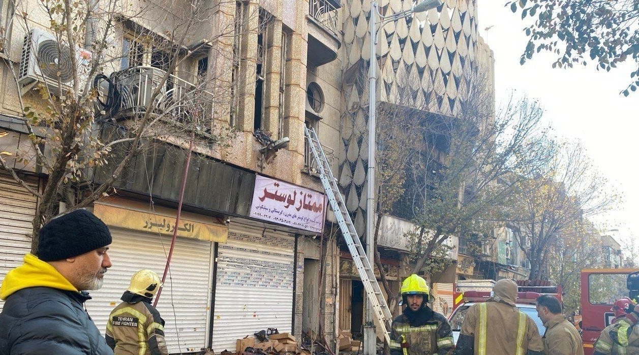 آتش‌سوزی مهیب در لاله‌زار تهران