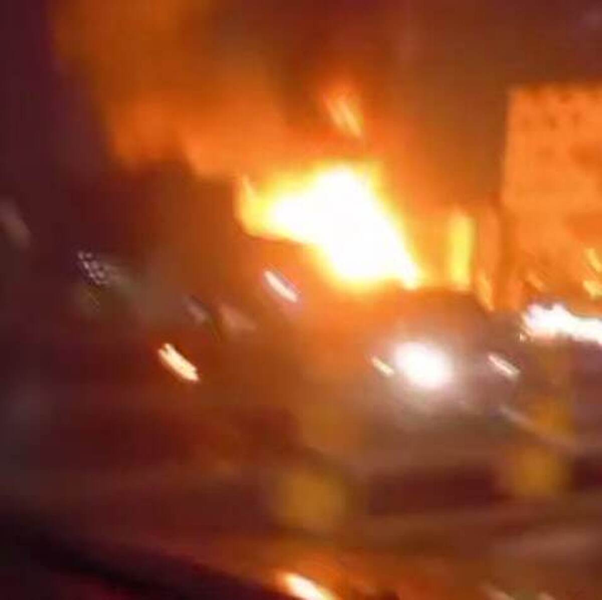 آتش‌سوزی در بزرگراه یادگار امام