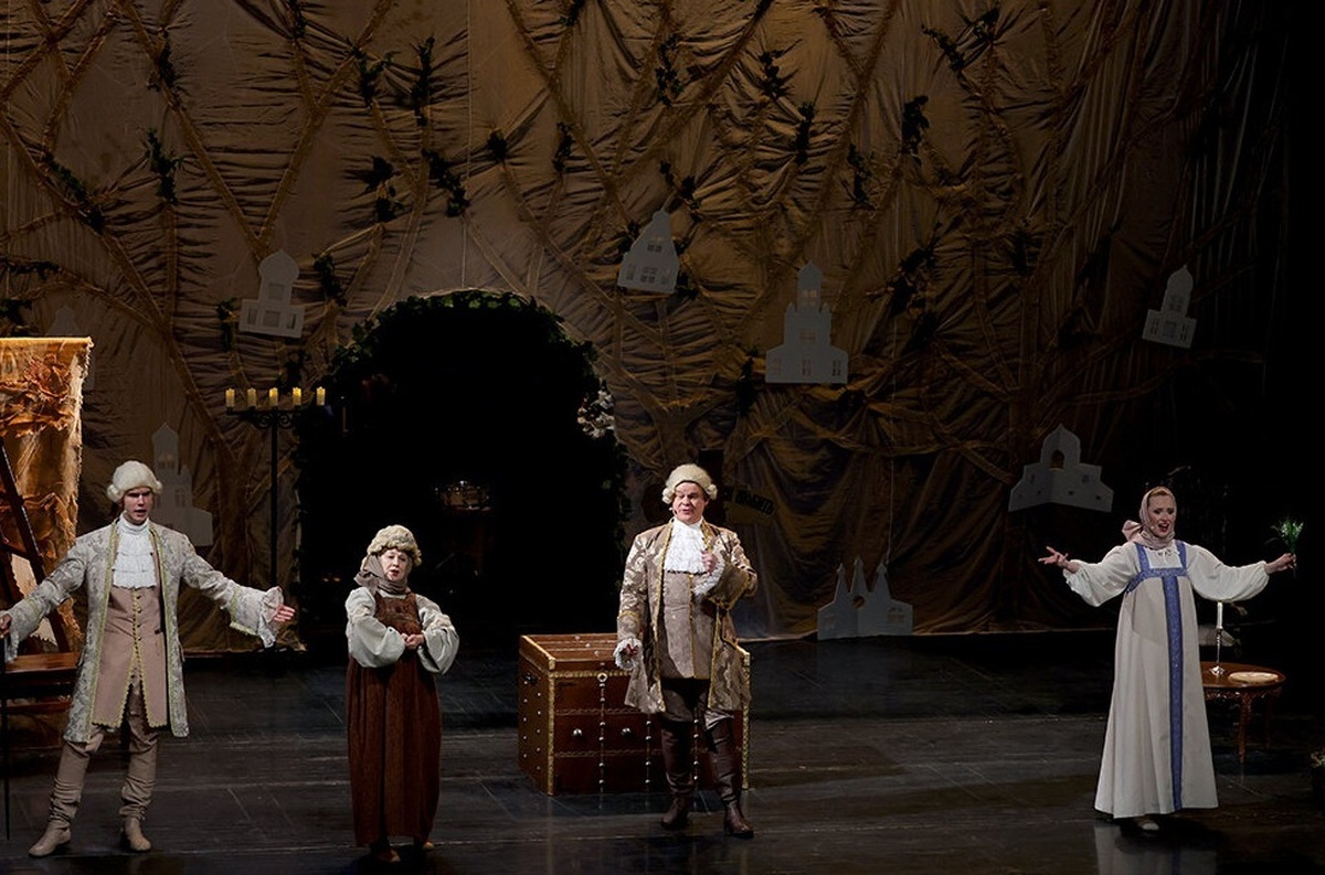 فراخوان «فجرپلاس» چهل‌وچهارمین جشنواره تئاتر فجر منتشر شد